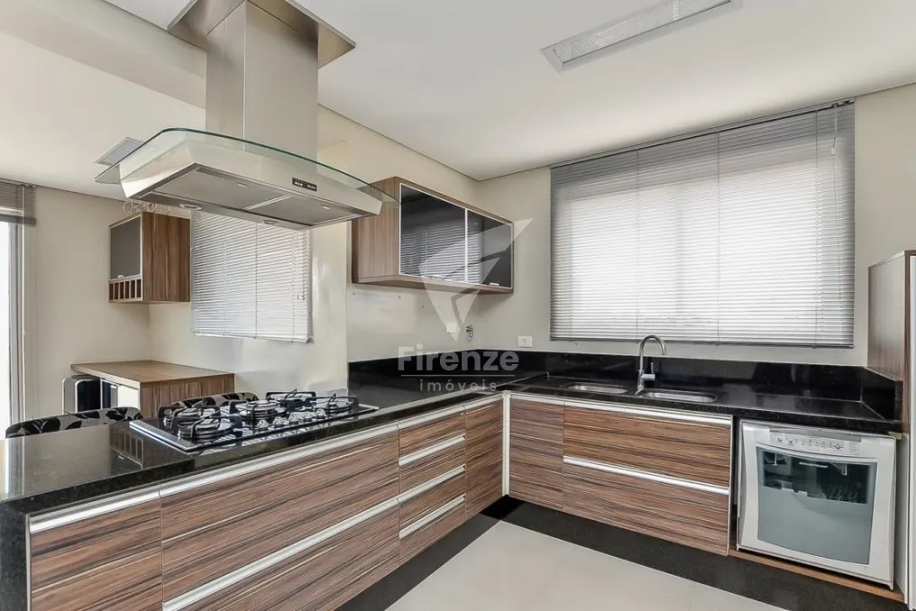 Furnished 352 m² apartment with 3 en-suite bedrooms — photo 32
