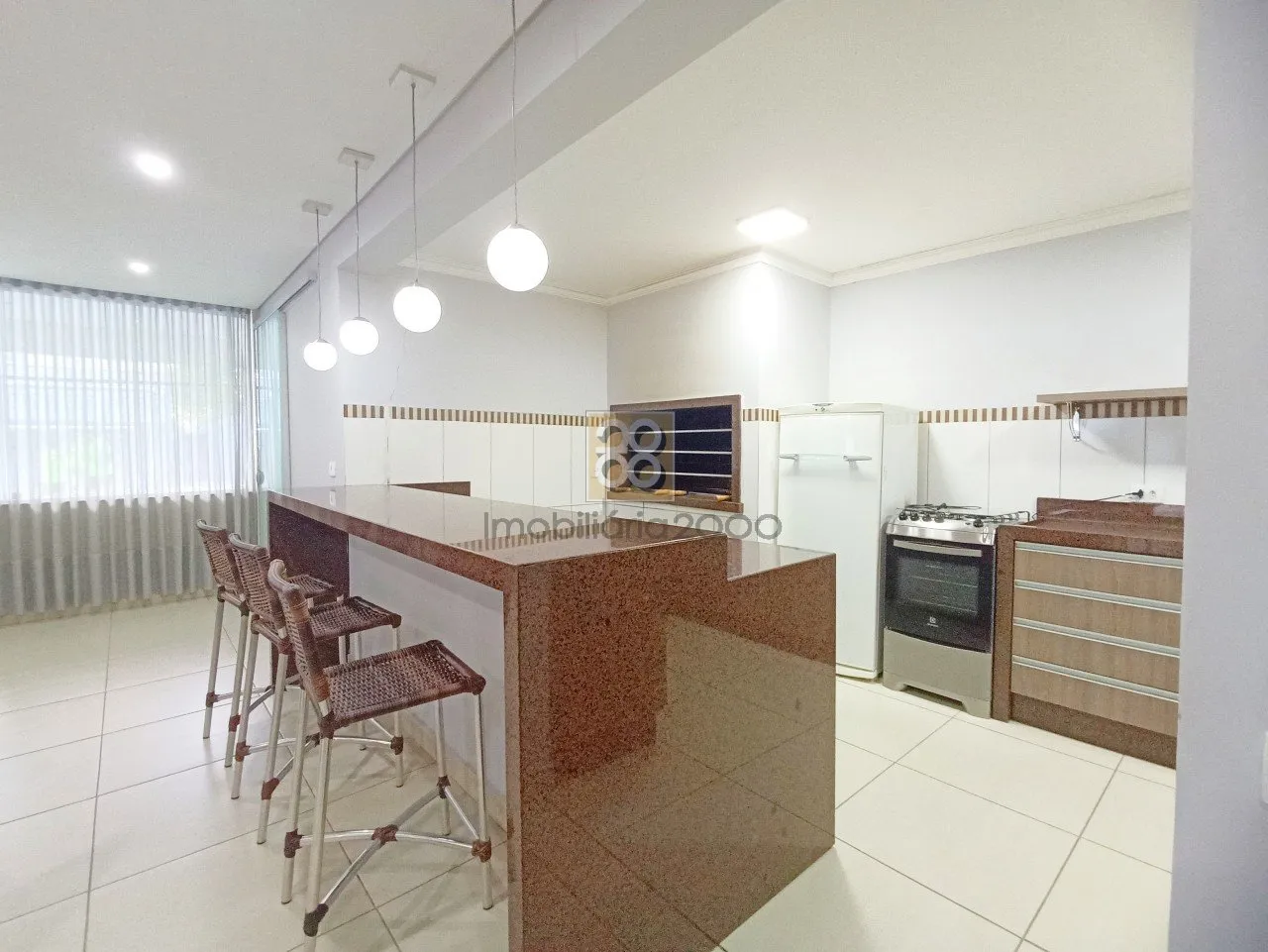 Деревянный пол или ламинат и 3 спальни: квартира 131 м² — photo 9