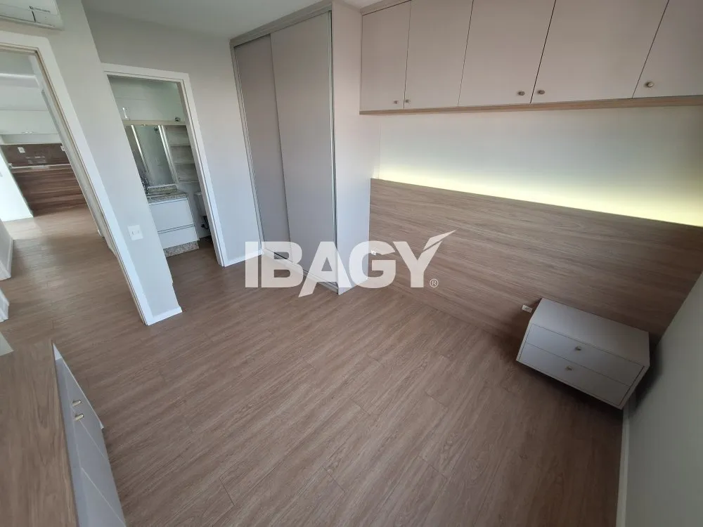 Apartamento moderno con 3 dormitorios y cocina abierta — photo 12