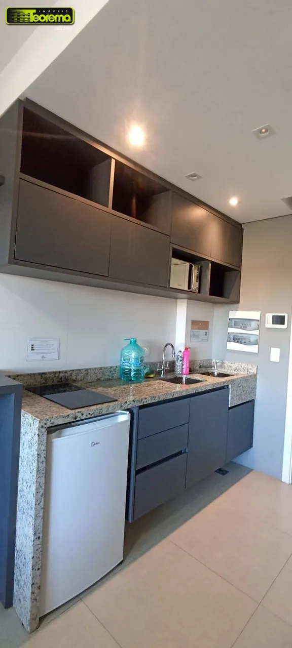Furnished 1-bedroom apartment with balcony and city view — photo 4