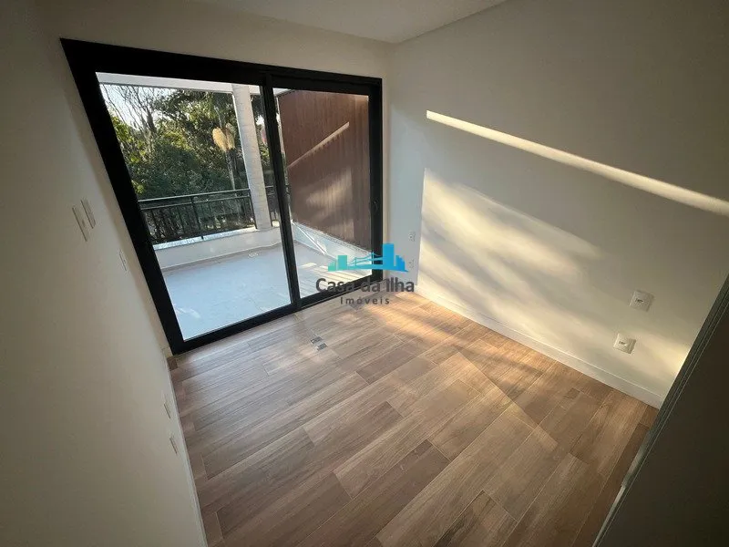 4-bedroom house with a garden in Florianópolis — photo 14