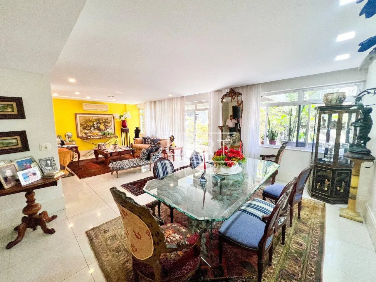 3-bedroom apartment with balcony and open-plan kitchen — photo 9