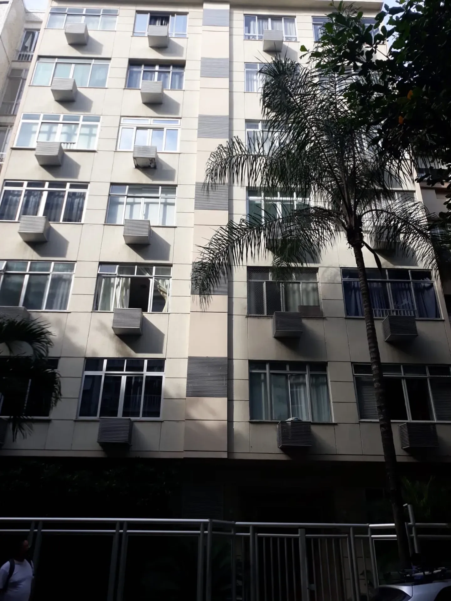 One-bedroom apartment with a home office in Rio de Janeiro — photo 34
