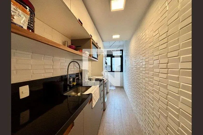 Renovated 2-bedroom apartment with city view, 85 m² — photo 29