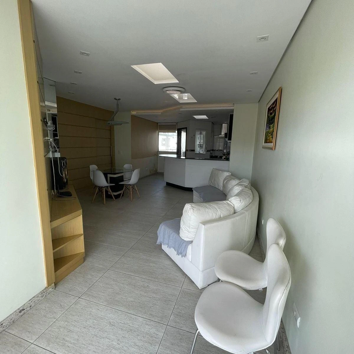 147 m² house with a bathtub and a washing machine