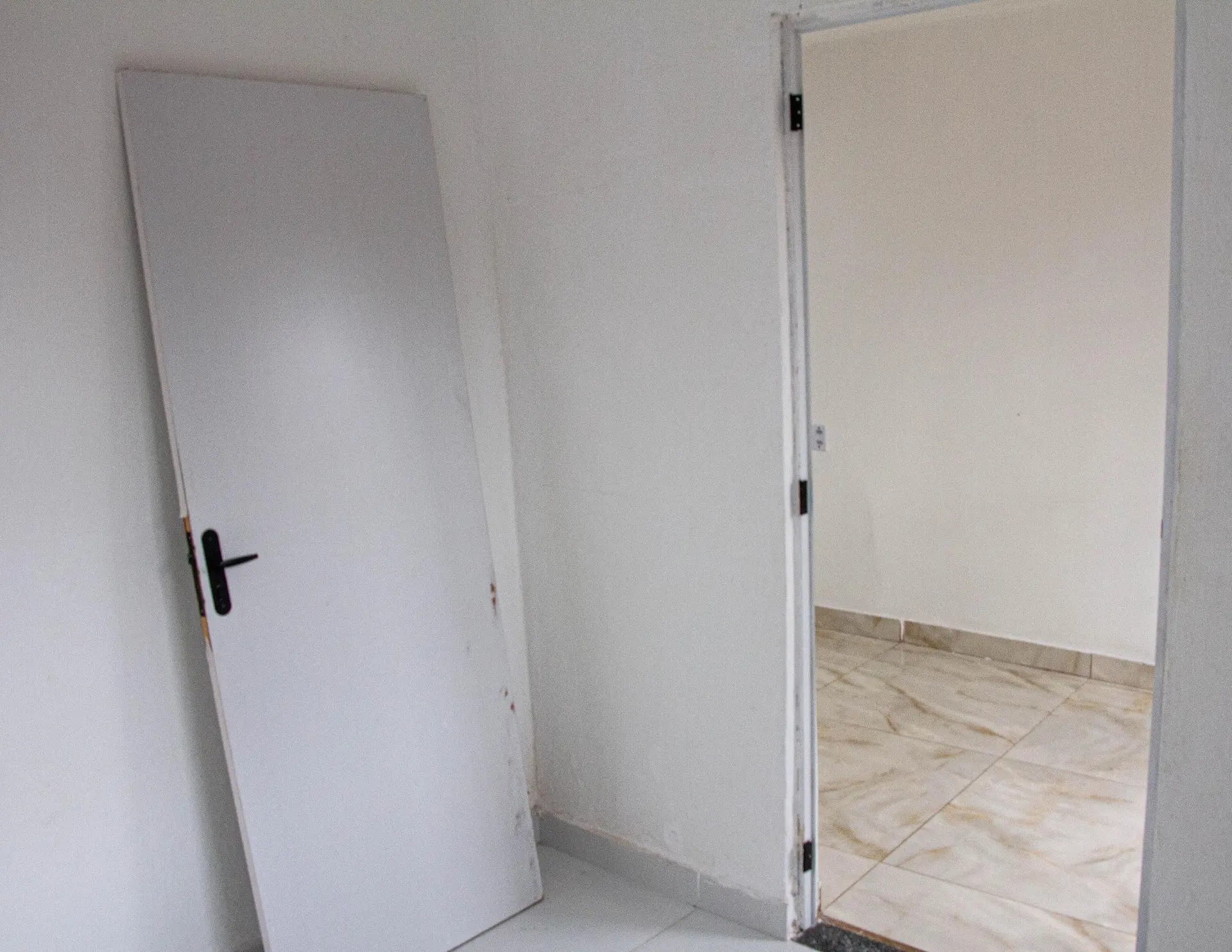 Washing machine in a one-bedroom house, 100 m² — photo 11