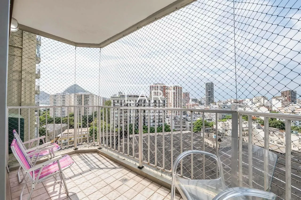 Apartamento com 3 dormitórios e varanda, 96 m² — photo 2