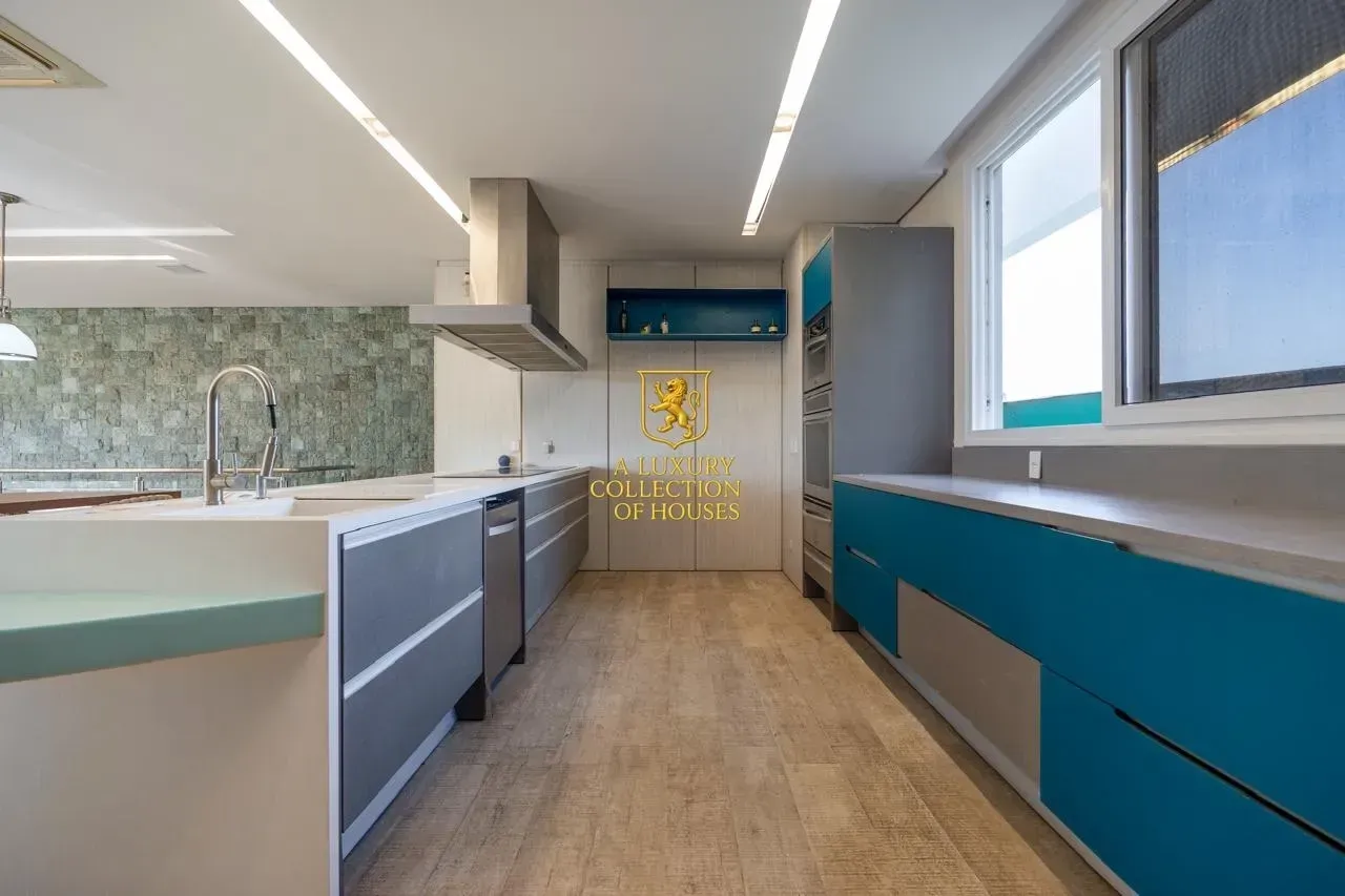 House with 27 bedrooms and 16 bathrooms — photo 24