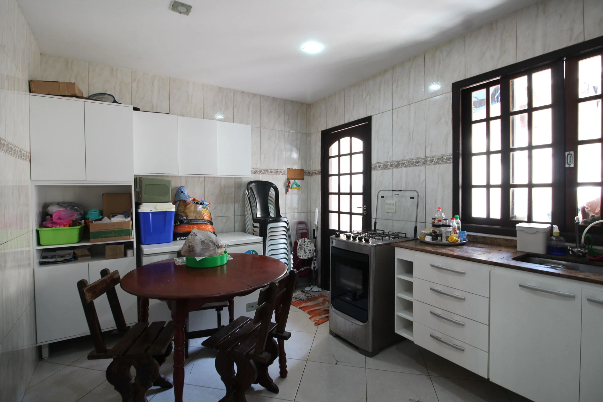 Furnished house with 3 bedrooms, private yard and 1 parking spot — photo 8