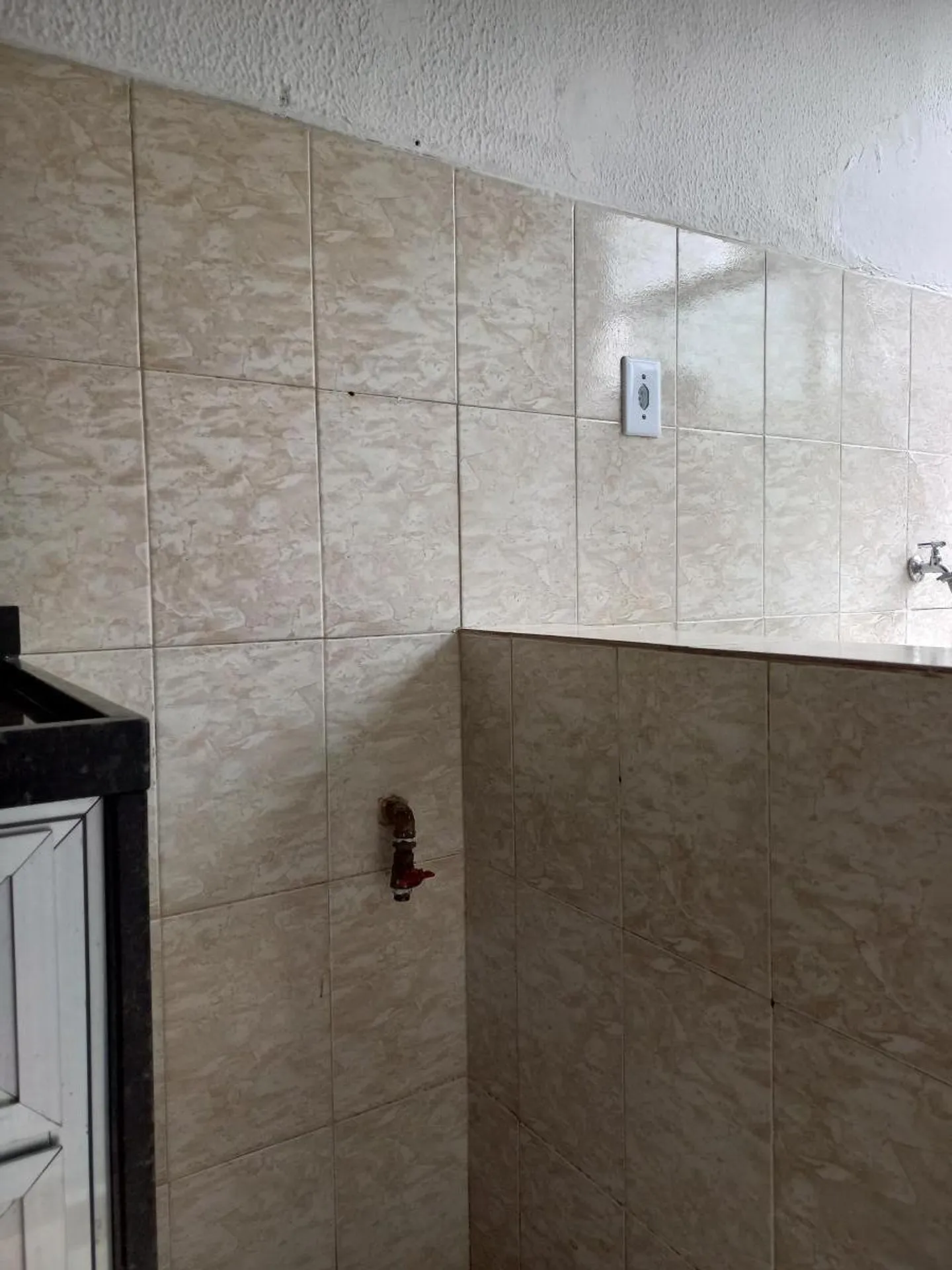 2-bedroom apartment with enclosed kitchen and 1 parking spot — photo 12