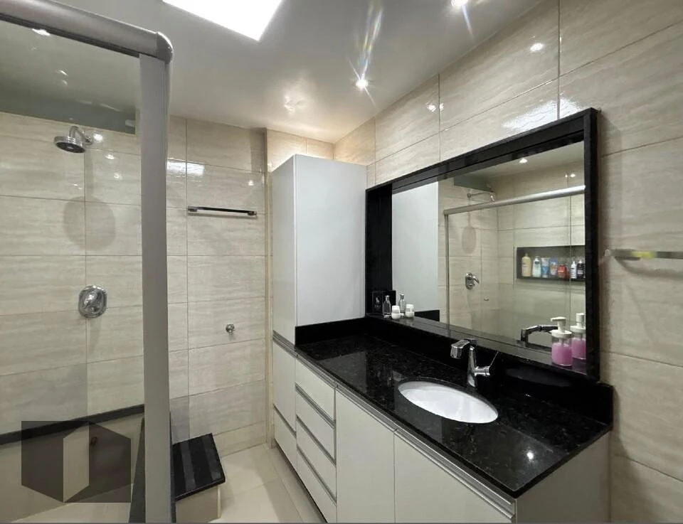 Furnished 3-bedroom apartment with open-plan kitchen — photo 27