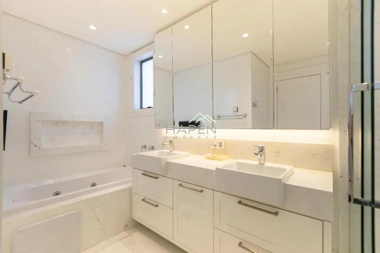 Квартира 215 м² с 3 спальнями-сюитами и 5 ванными — photo 32