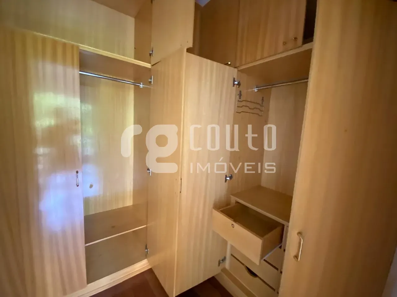 Apartment with 5 bedrooms and a balcony, 4 bathrooms — photo 12