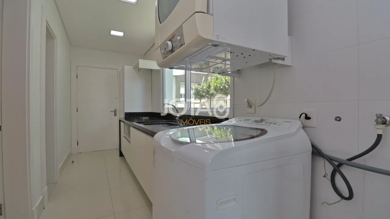 House of 310 m² with 3 en-suite bedrooms and private BBQ — photo 16