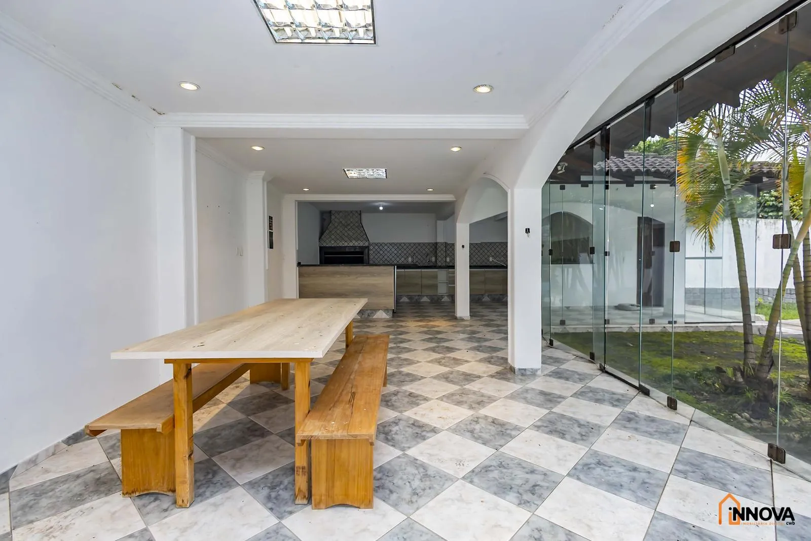 House with 5 bedrooms, 10 bathrooms, 5 parking spaces — photo 41