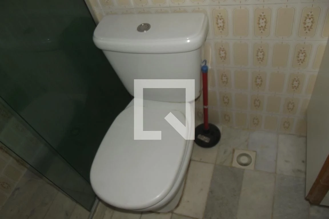 Unfurnished 2-bedroom apartment with a suite bathroom — photo 52