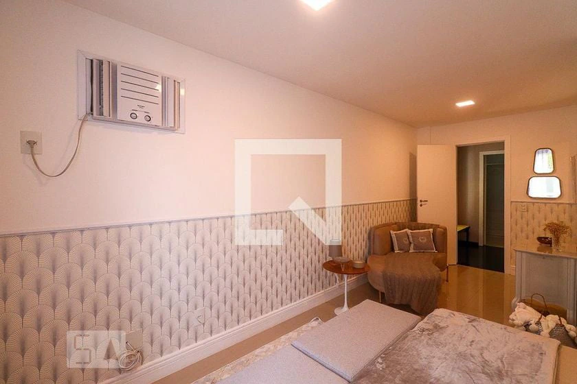 House, 450 m², with a private pool — photo 21