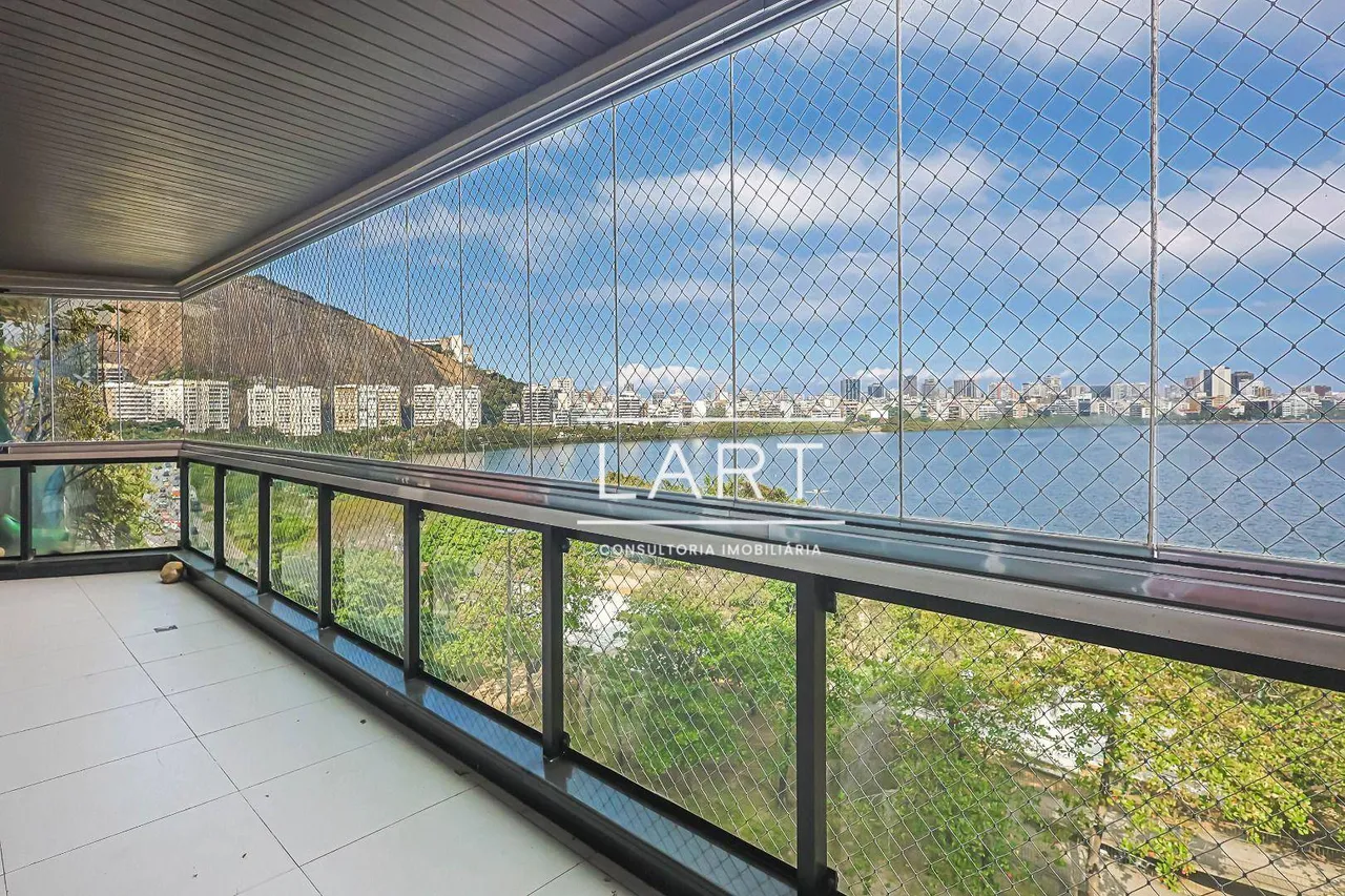 3-bedroom apartment with glassed-in balcony and 160 m² — photo 3