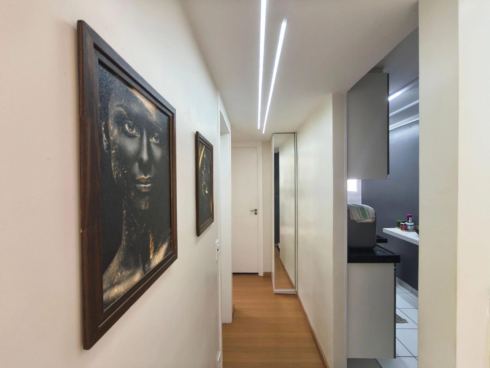 Apartamento para alugar com 2 quartos e varanda
