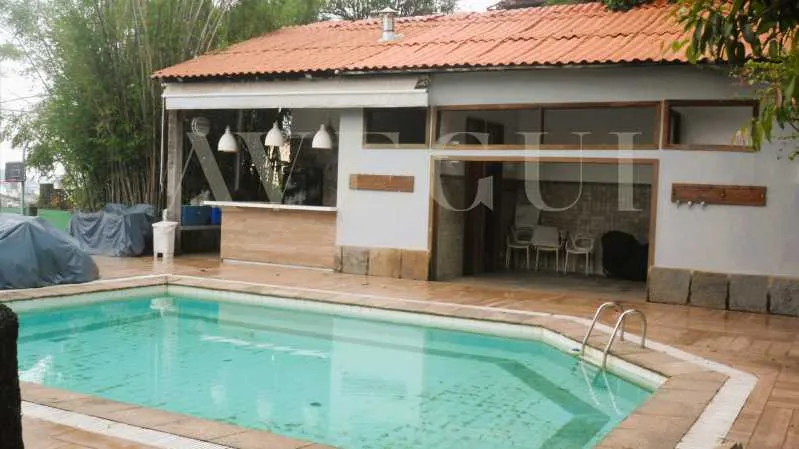 Furnished house, 485 m², with a bathtub — photo 16