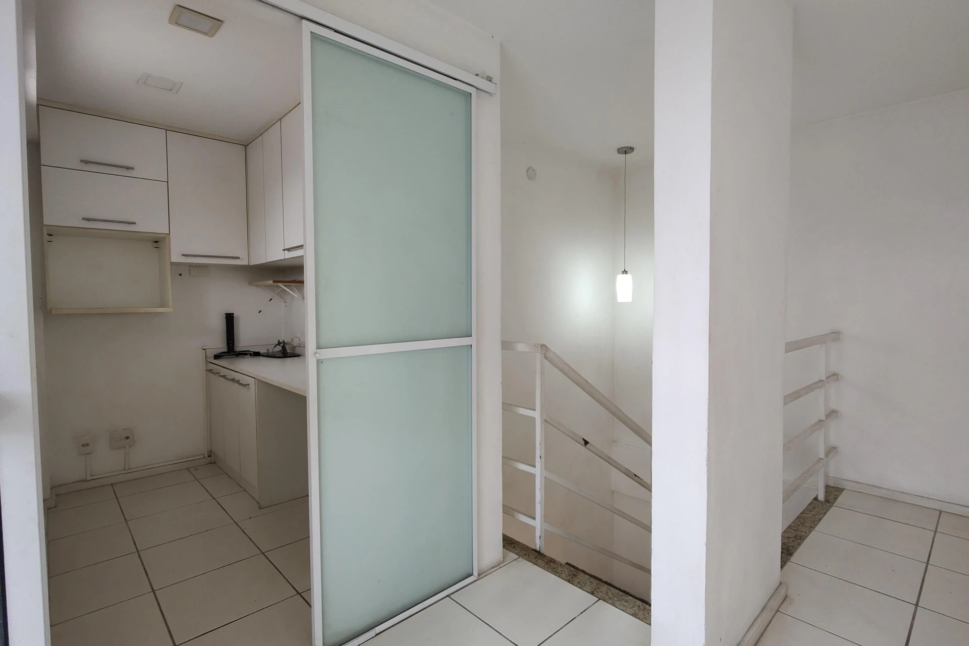 Furnished apartment with 3 bedrooms and 2 parking spots — photo 74