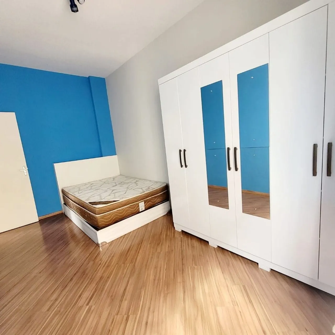 Furnished 95 m² apartment with 2 bedrooms and balcony — photo 4