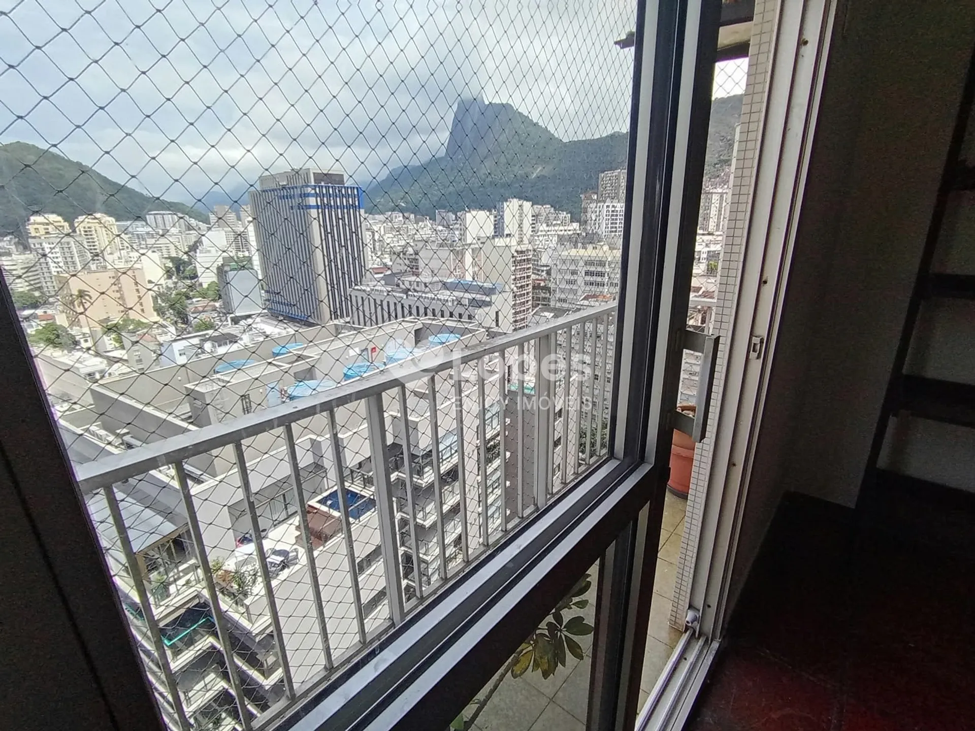 Apartment on the 14th floor with a washing machine — photo 8