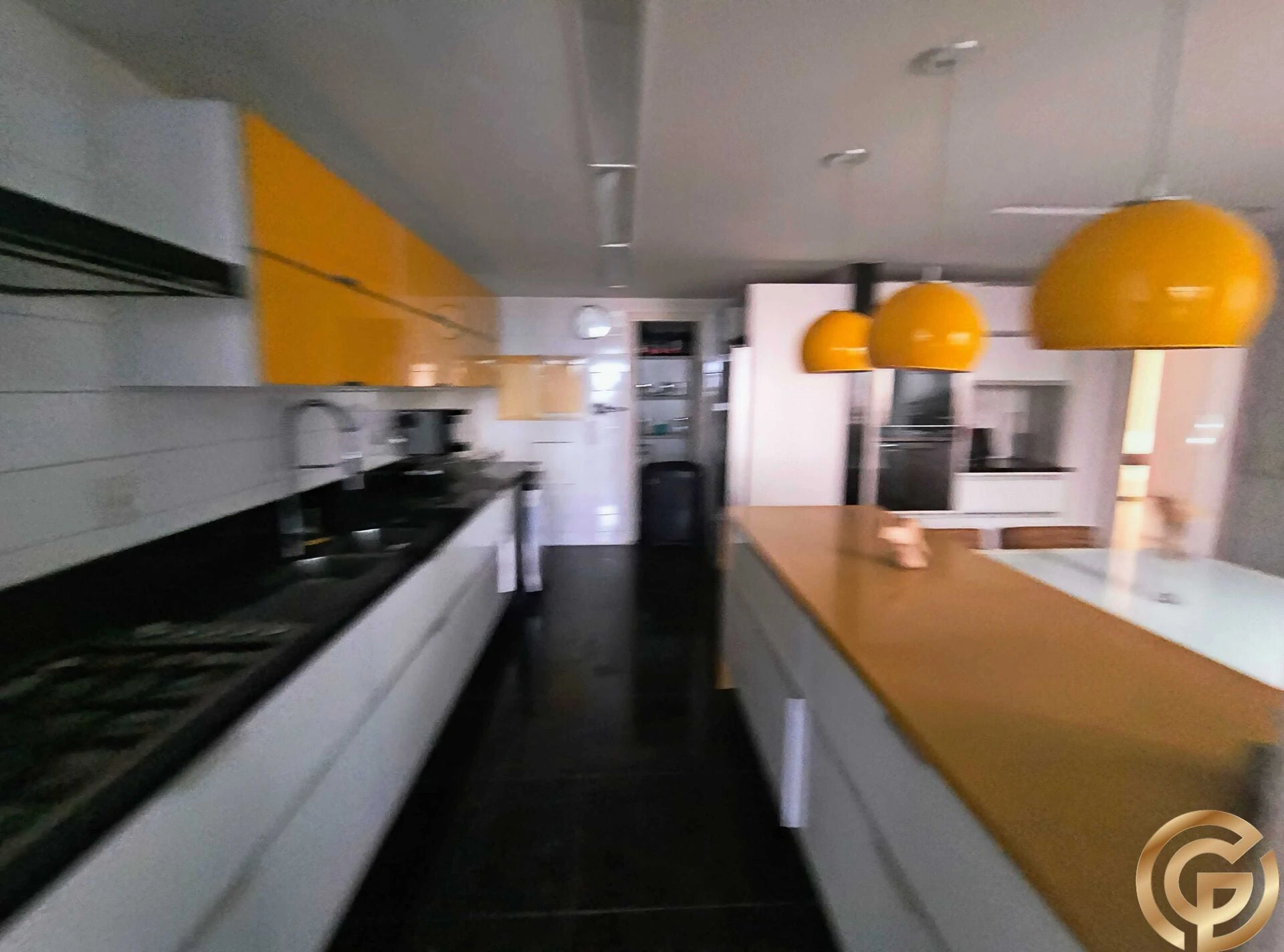 Furnished 400 m² apartment with 4 en-suite bedrooms — photo 20