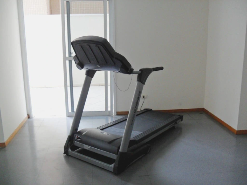 Furnished studio, 66 m², with wood or laminate floors — photo 25