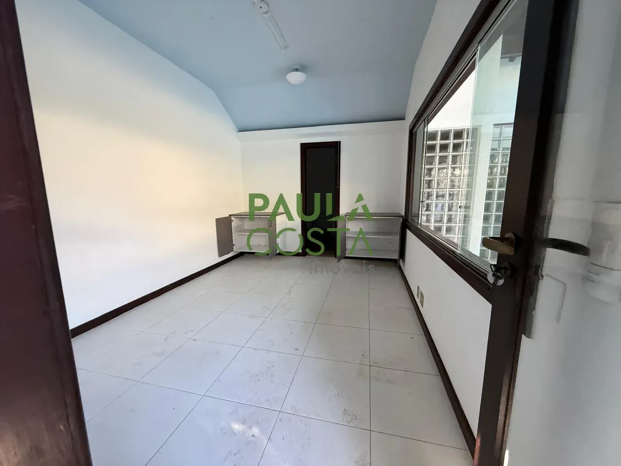 Furnished house with 5 bedrooms and 756 m² plus 4 parking — photo 18