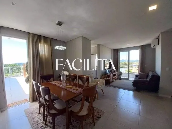 Furnished 2-bedroom apartment with private garden