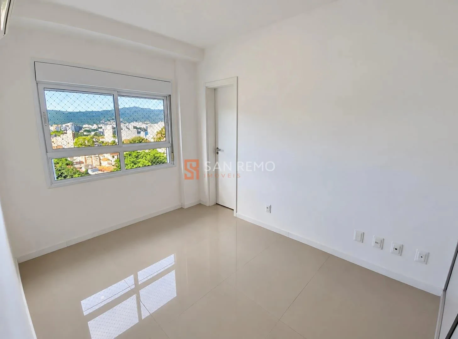 2-bedroom apartment with a washing machine in Florianópolis — photo 14