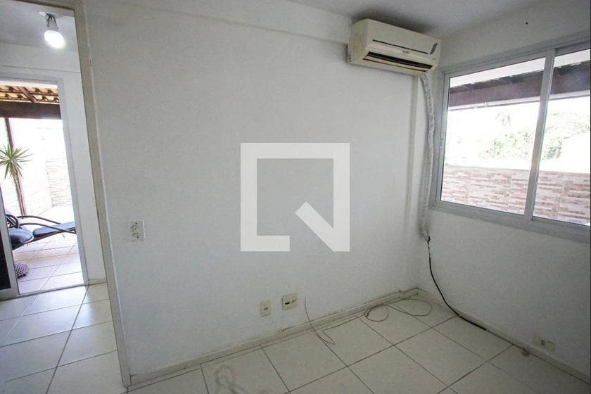 Balcony with a grill in a 3-bedroom apartment, 131 m² — photo 30