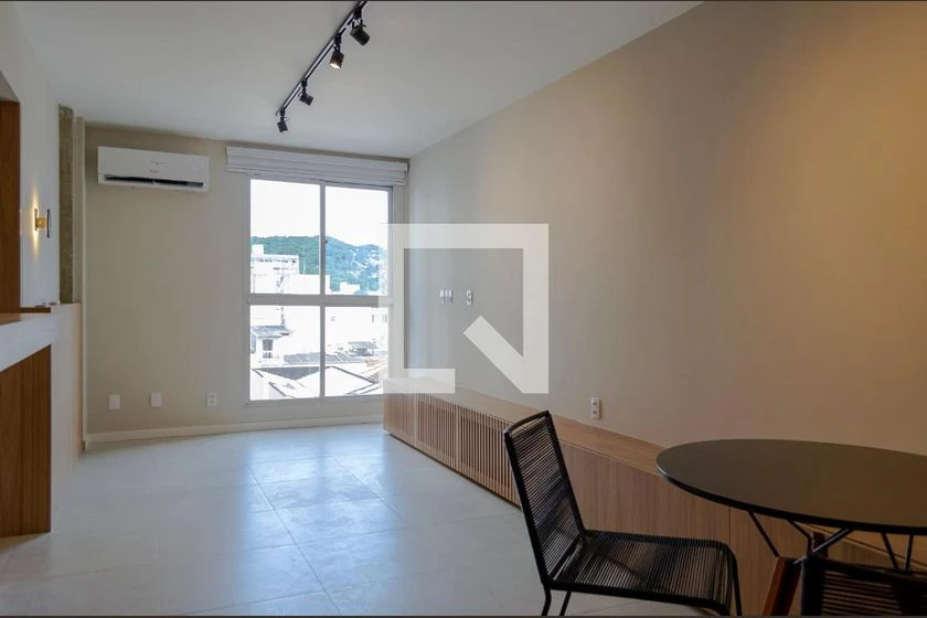 2-bedroom apartment with 1 bathroom and parking — photo 6