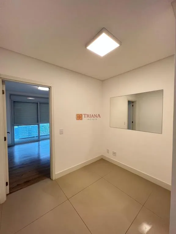 4-bedroom apartment with a water view in Florianópolis — photo 11
