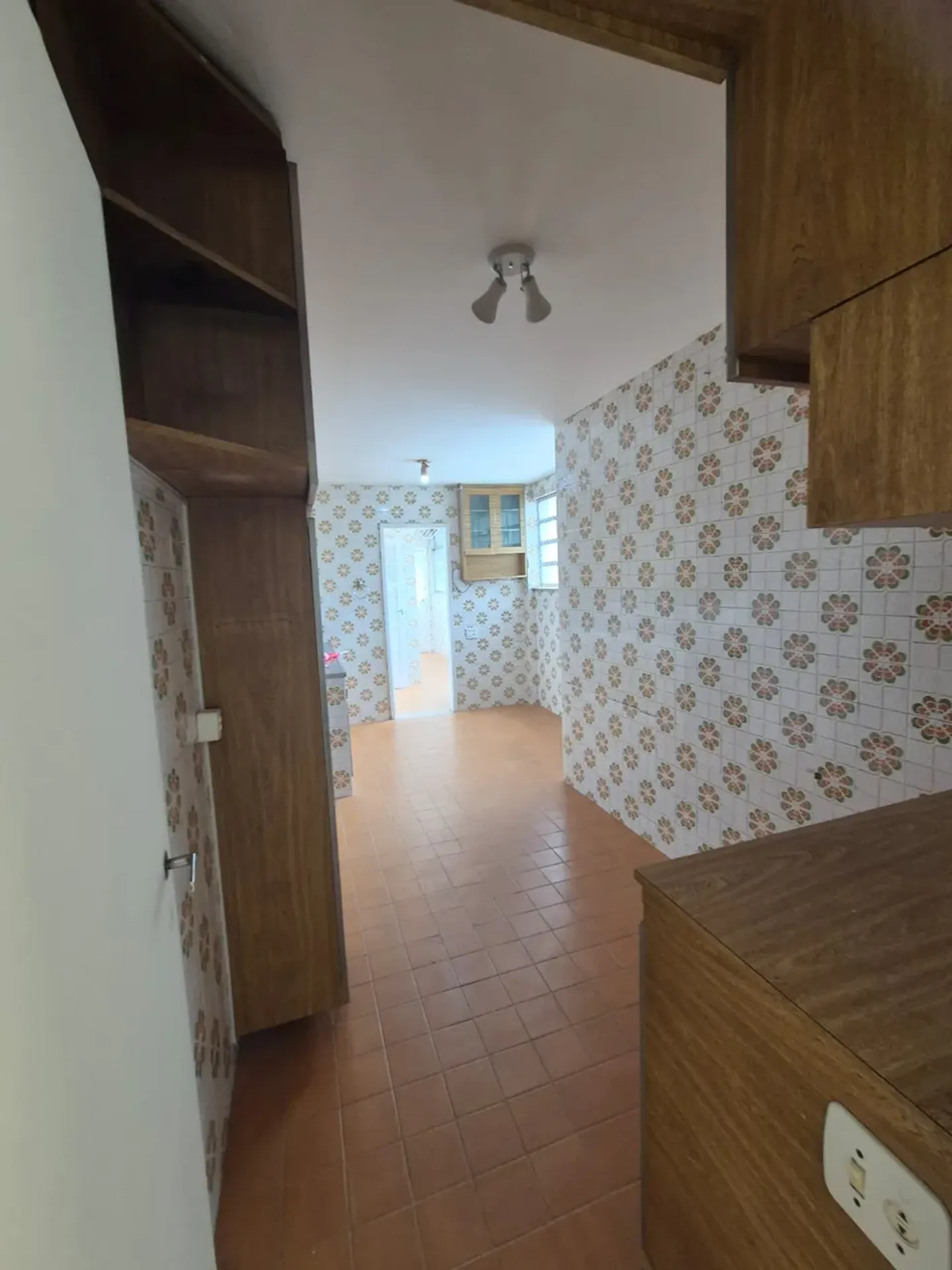 140 m² apartment with a bathtub and a home office — photo 19