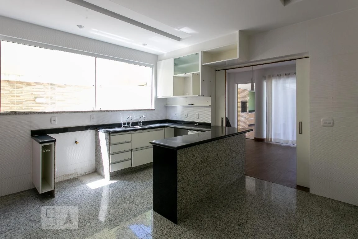Unfurnished house with 5 en-suite bedrooms and private garden — photo 37