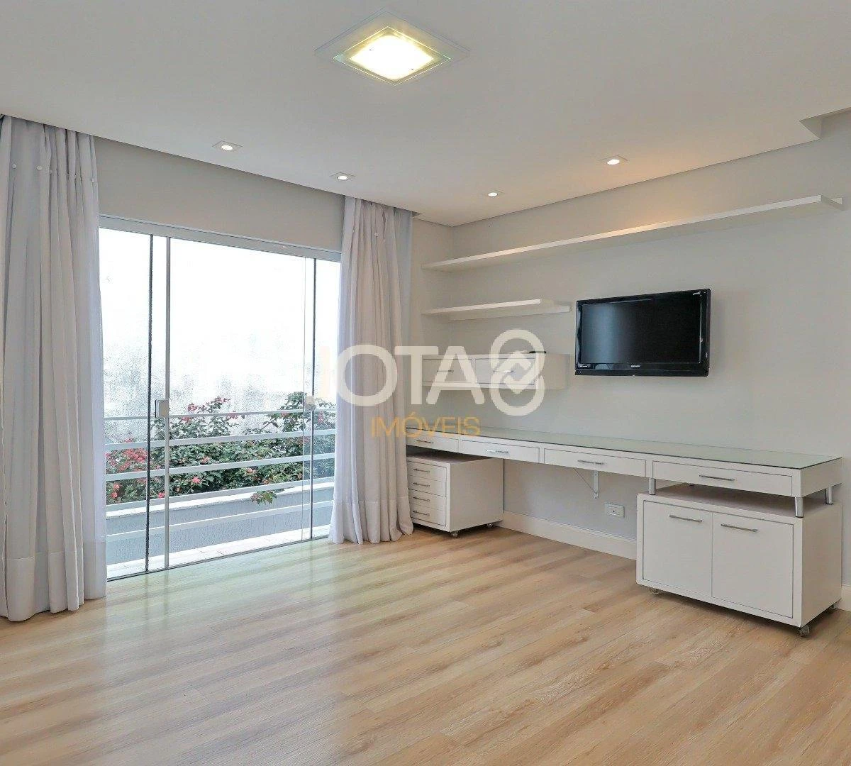 House with 3 en-suites, 400 m², plus a home office desk — photo 12