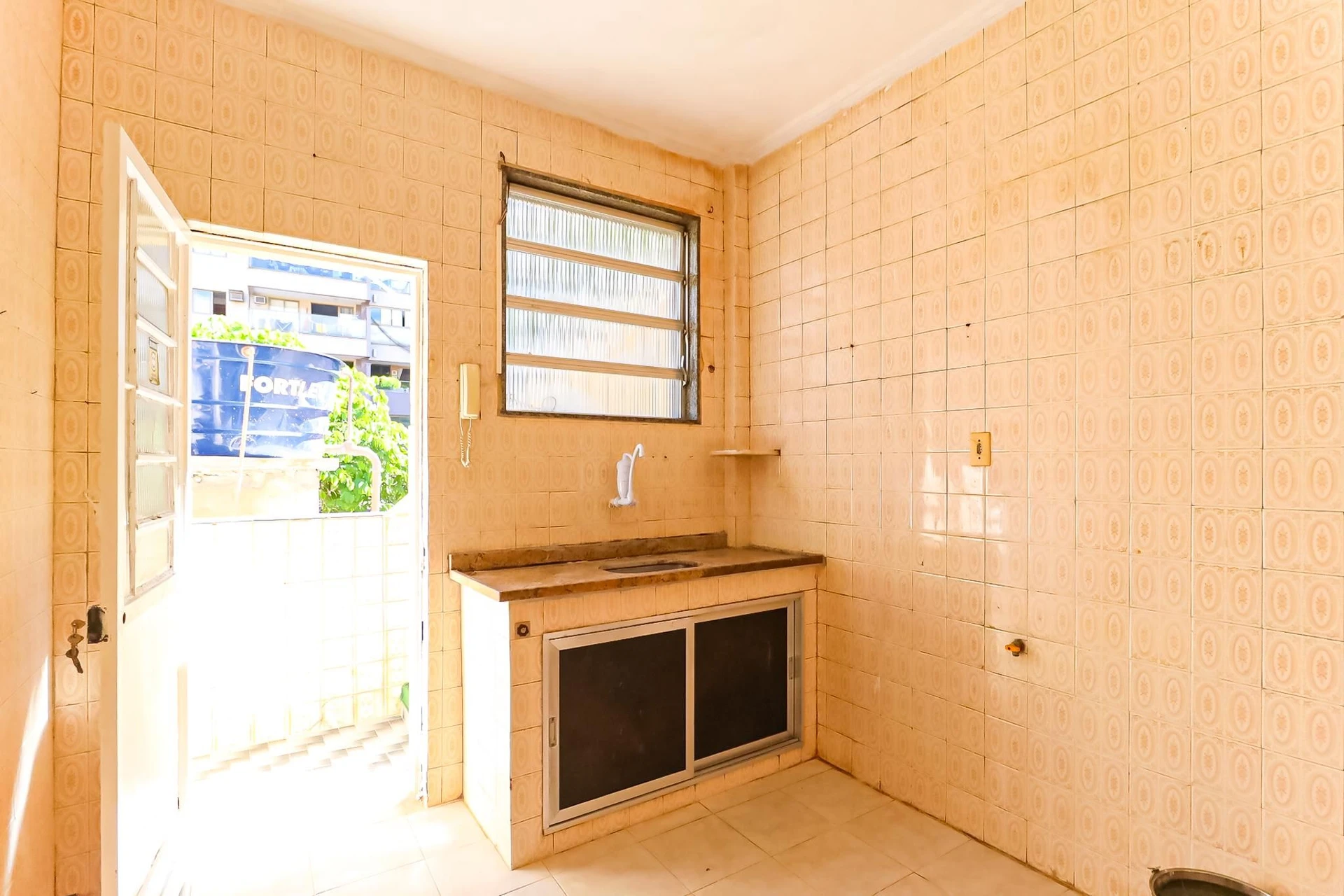 Rental apartment with 2 bedrooms and 1 bathroom — photo 2