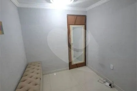Washing machine in a 2-bedroom house, 198 m²