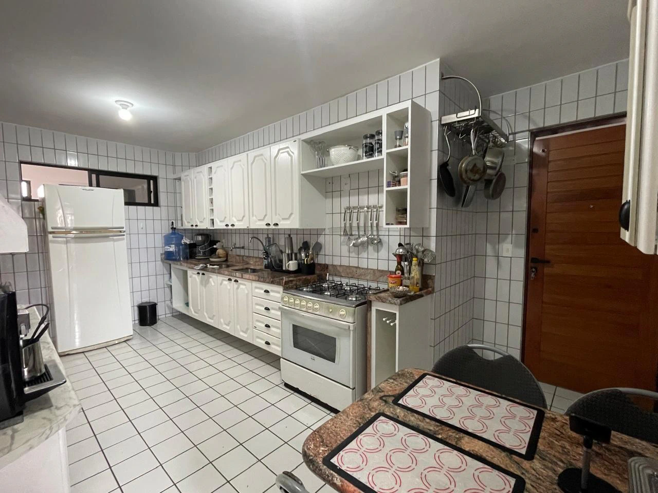Furnished apartment, 140 m², with a washing machine — photo 15