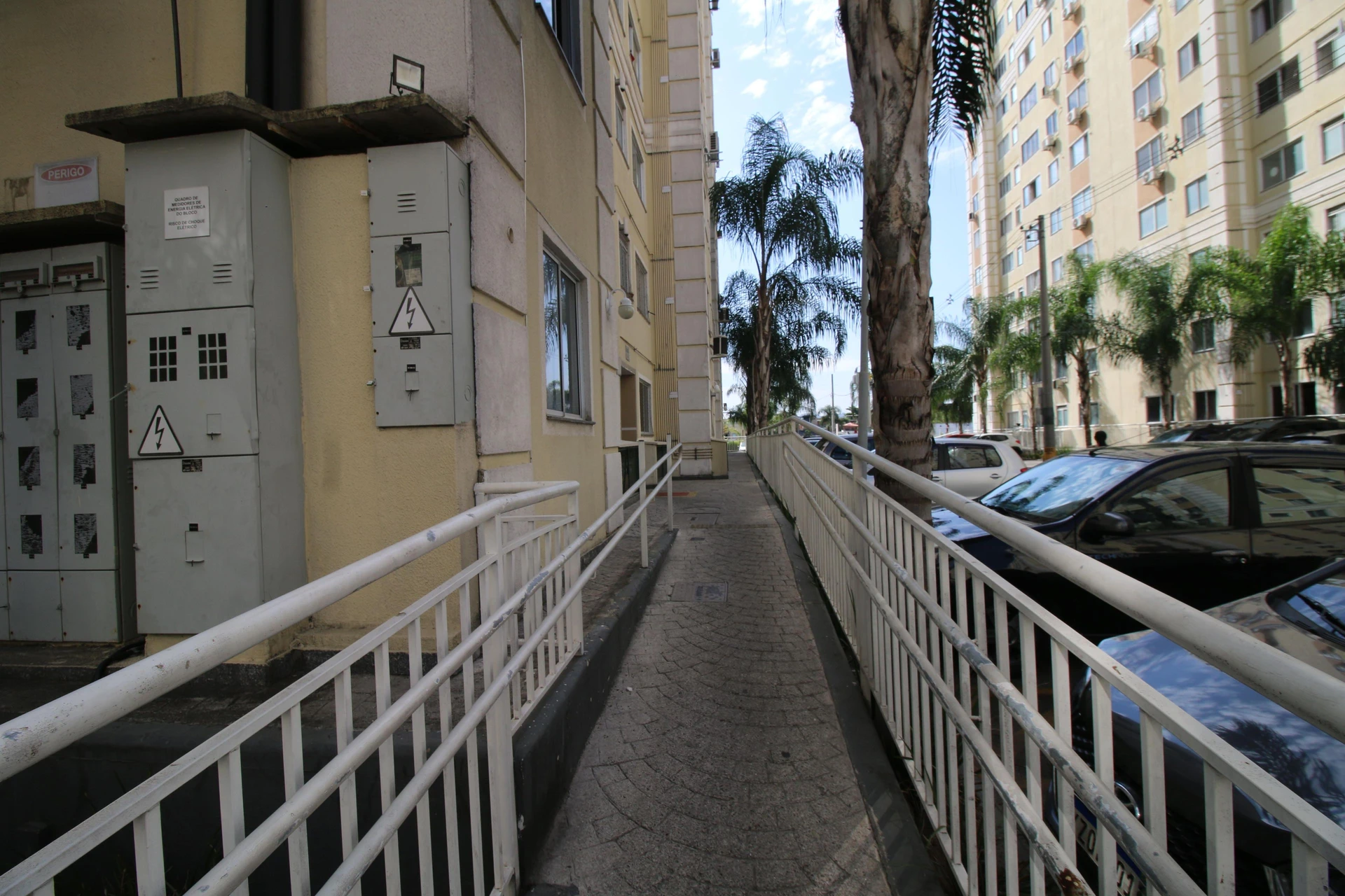 Apartamento de 2 quartos em condomínio com academia — photo 11