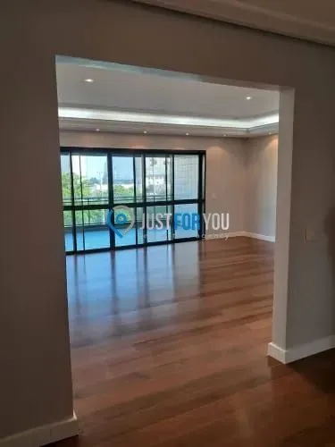 Apartment with 4 bedrooms, 5 bathrooms and a balcony — photo 2