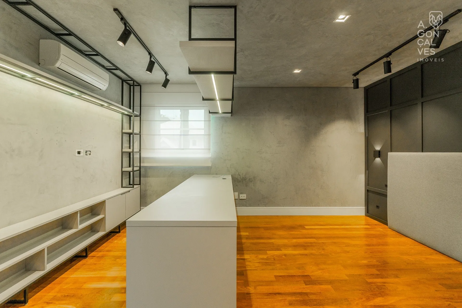 House with 4 bedrooms and 5 bathrooms, 5 parking spots — photo 49