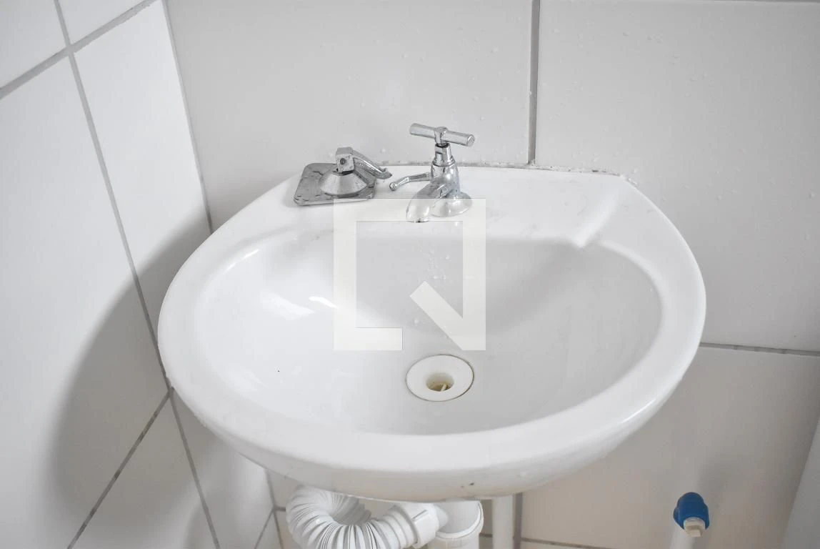 2-bedroom apartment in a building with a pool — photo 40