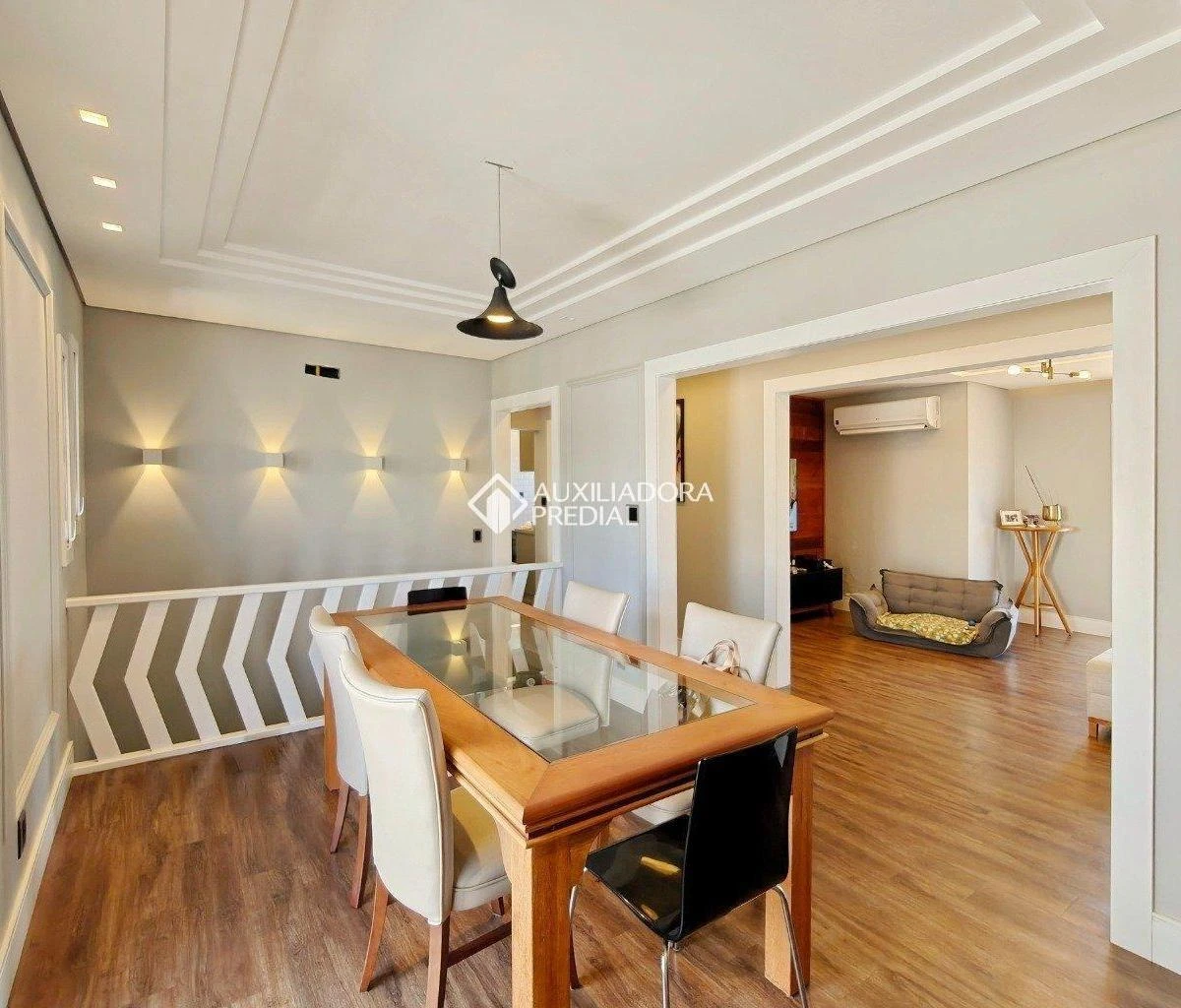 Water view in a 4-bedroom house, 320 m² — photo 25