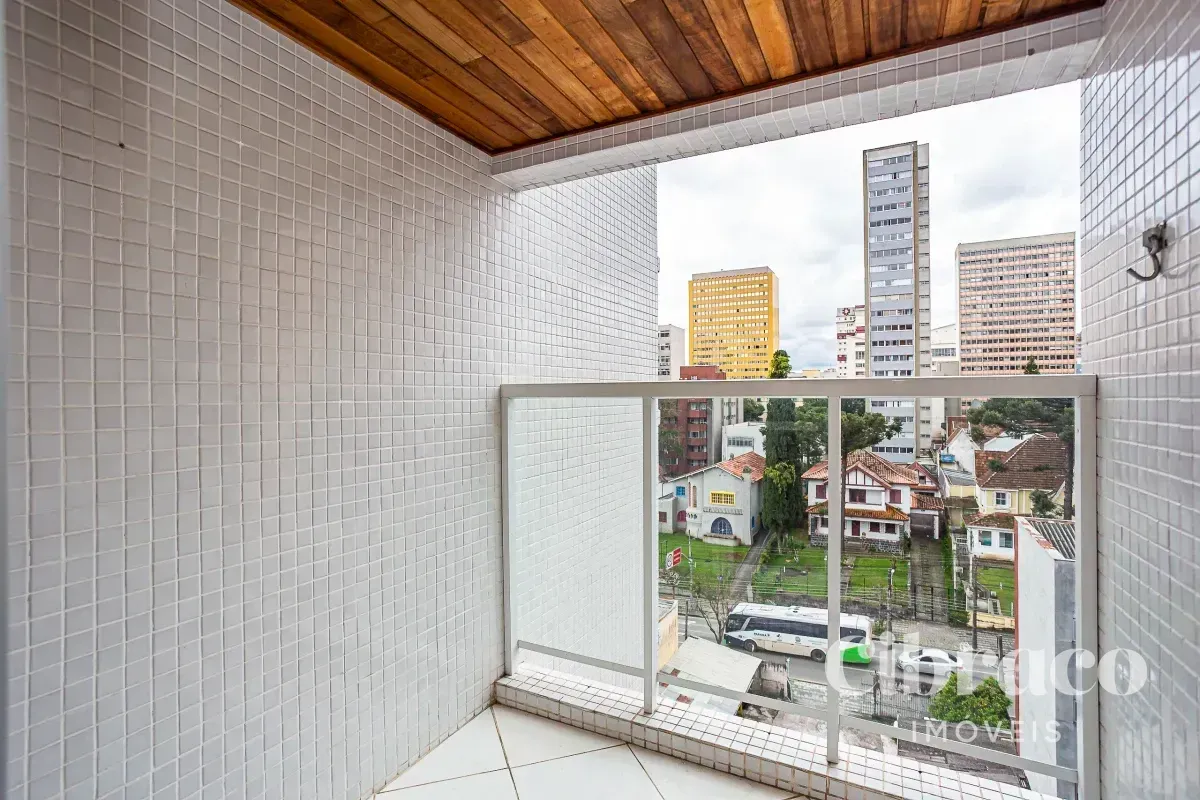 One-bedroom apartment in a building with a gym — photo 16
