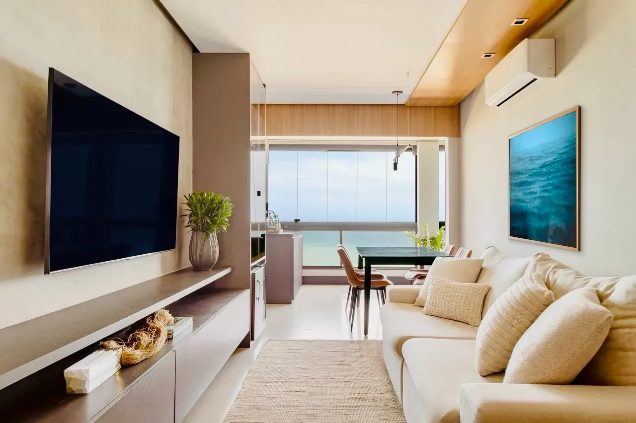 Furnished apartment, 60 m², with a water view