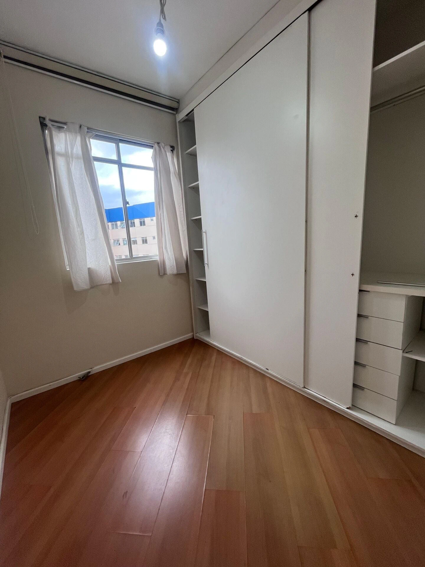 2-bedroom apartment with wood or laminate floors in Curitiba — photo 30