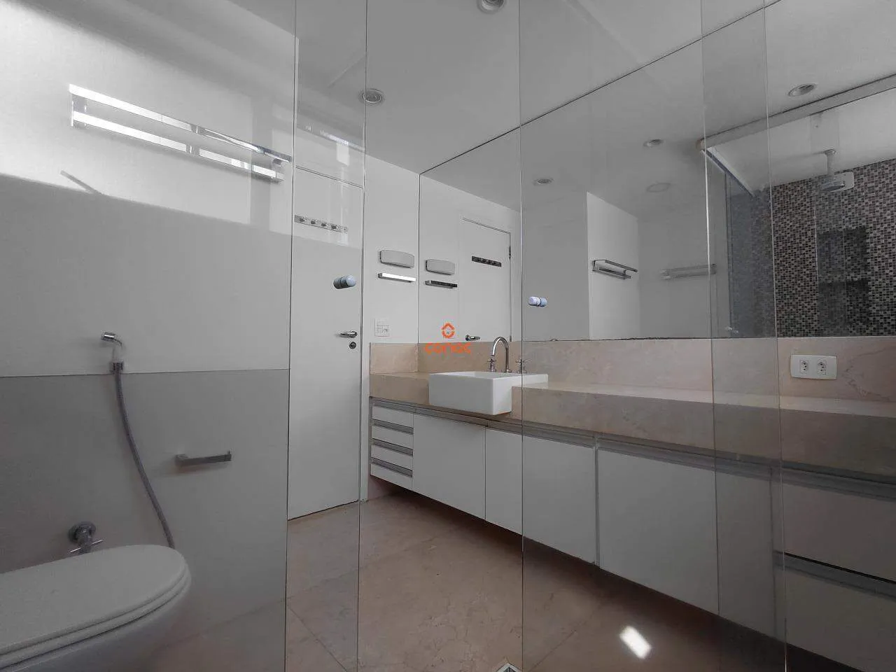 Rental apartment with 4 bedrooms and 3 bathrooms — photo 23